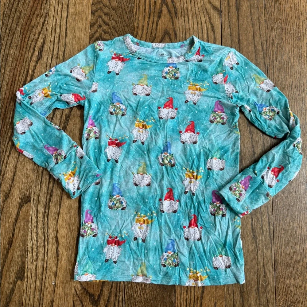Holiday sets of matching pajamas, size 6